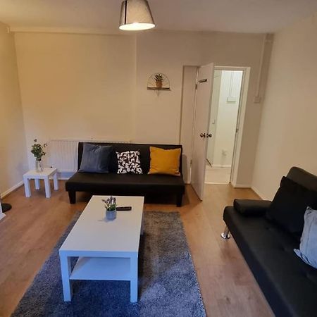 2 Bedroom Apartment In Kennington Londra Esterno foto