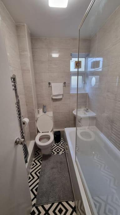 2 Bedroom Apartment In Kennington Londra Esterno foto