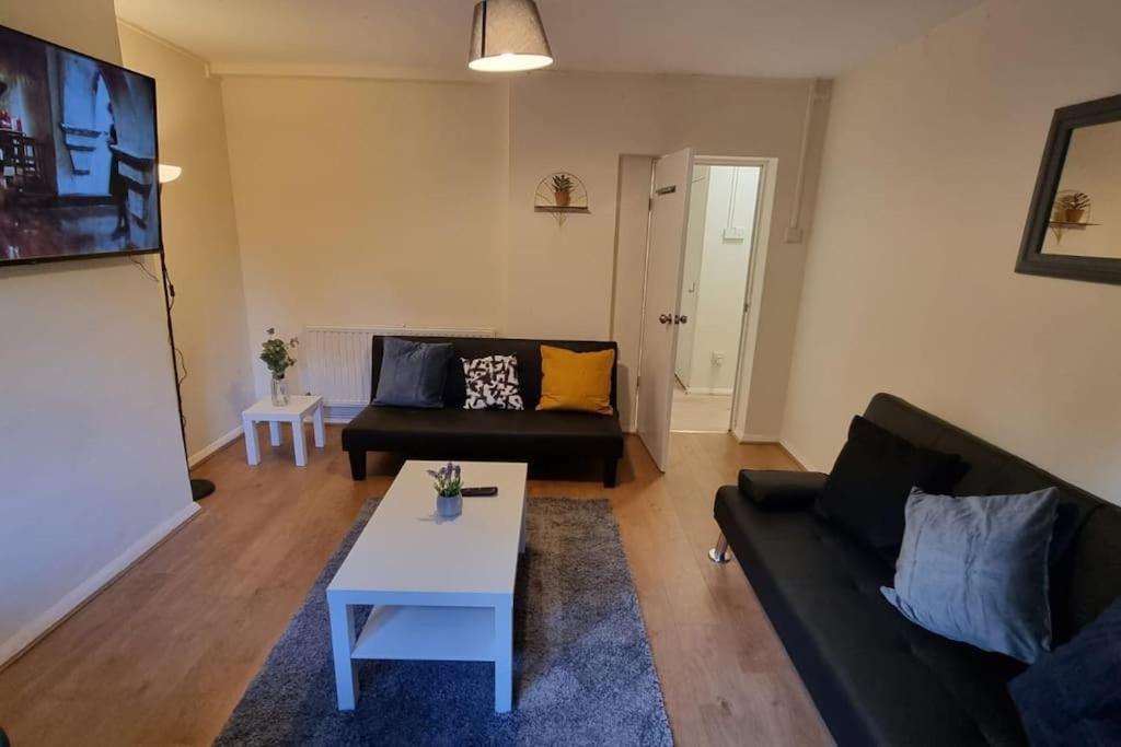 2 Bedroom Apartment In Kennington Londra Esterno foto