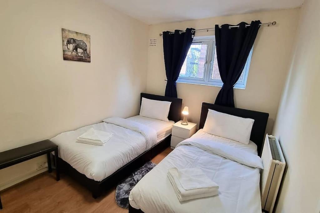 2 Bedroom Apartment In Kennington Londra Esterno foto