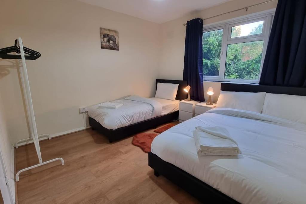 2 Bedroom Apartment In Kennington Londra Esterno foto