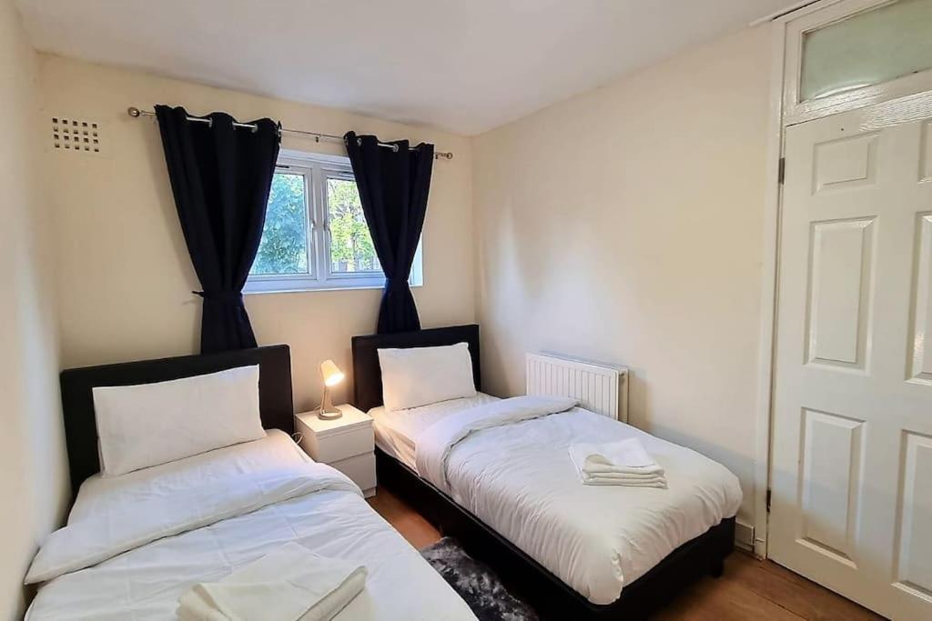 2 Bedroom Apartment In Kennington Londra Esterno foto